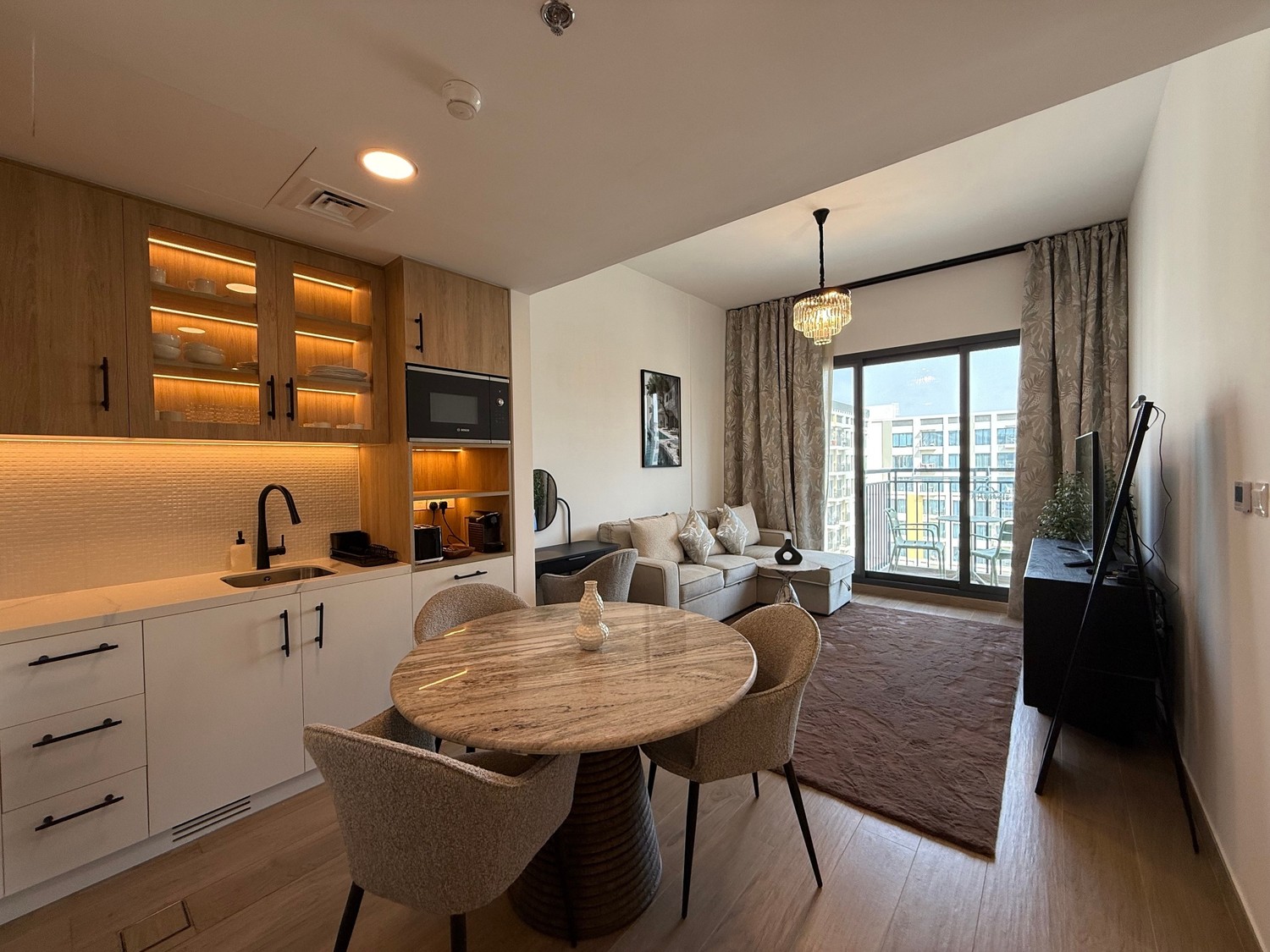 Living and dining area in a one-bedroom holiday apartment
